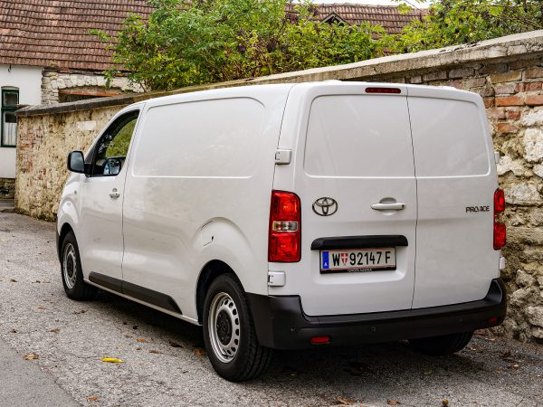 Toyota Proace 2,0 D-4D 144 AT Select (c) Stefan Gruber