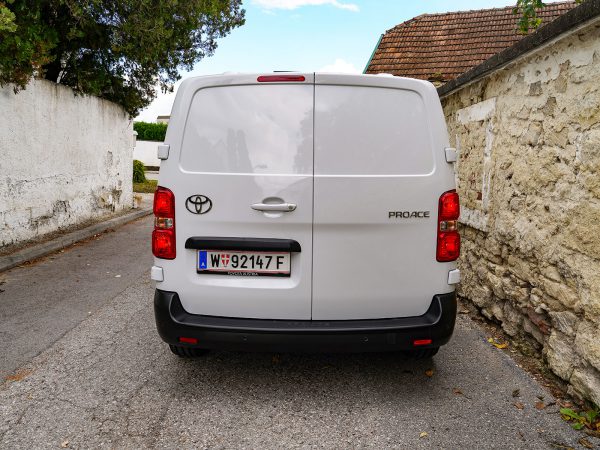 Toyota Proace 2,0 D-4D 144 AT Select (c) Stefan Gruber