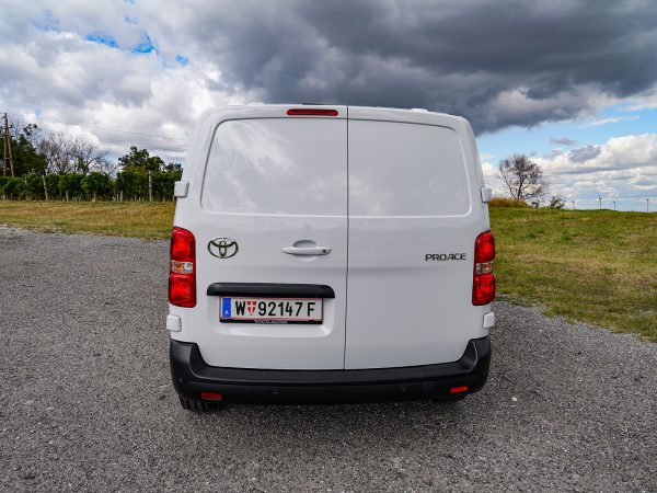 Toyota Proace 2,0 D-4D 144 AT Select (c) Stefan Gruber
