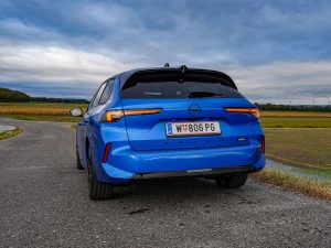 Opel Astra Sports Tourer Plug-in-Hybrid 180 (c) Stefan Gruber