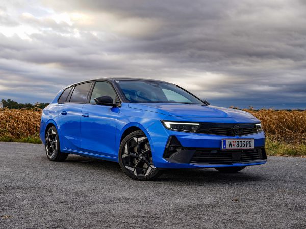 Opel Astra Sports Tourer Plug-in-Hybrid 180 (c) Stefan Gruber