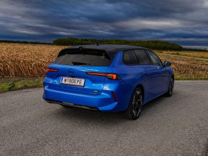 Opel Astra Sports Tourer Plug-in-Hybrid 180 (c) Stefan Gruber