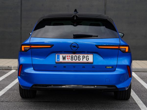 Opel Astra Sports Tourer Plug-in-Hybrid 180 (c) Stefan Gruber