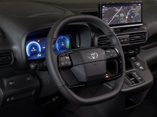 (c) Toyota