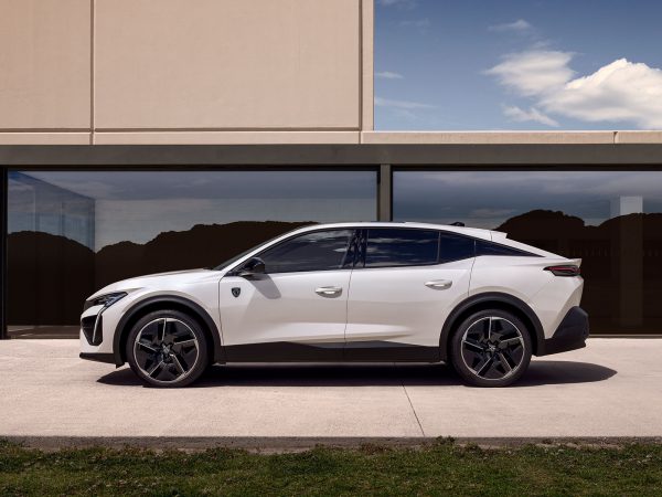 (c) Peugeot