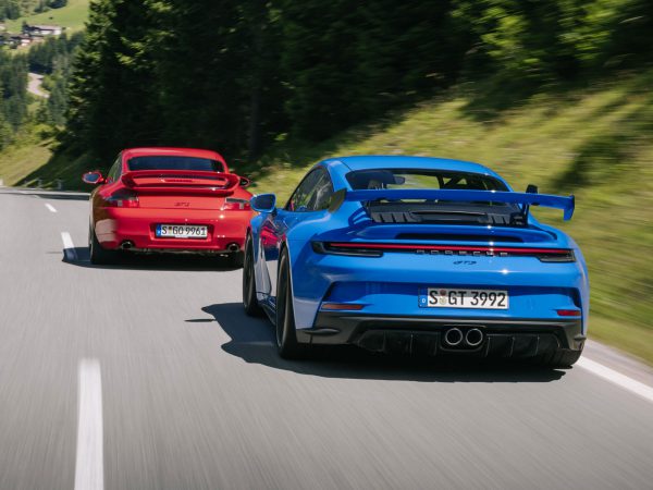 (c) Porsche AG