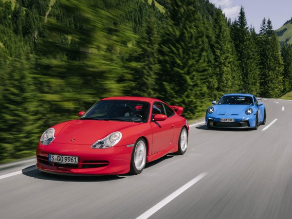 (c) Porsche AG