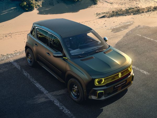 (c) Renault Communications