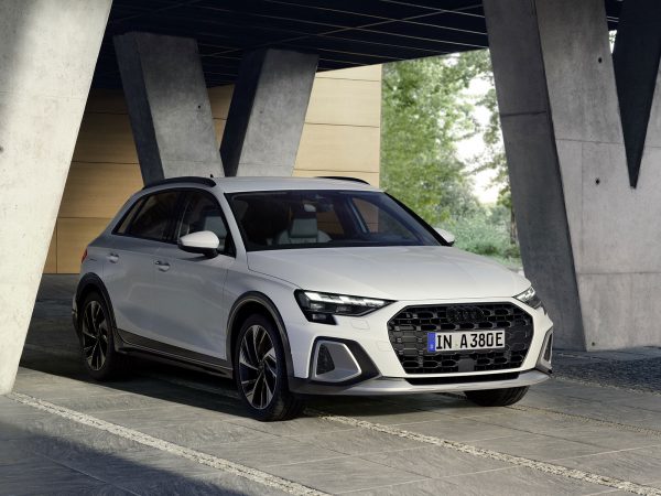 (c) Audi AG