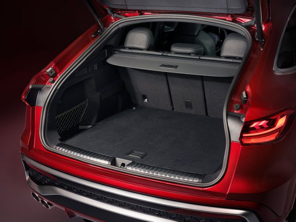 (c) Audi AG
