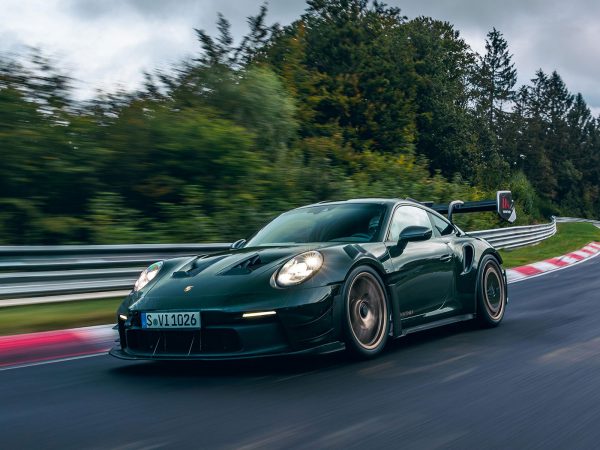 (c) Dr. Ing. h.c. F. Porsche AG