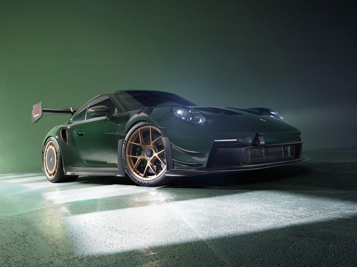 (c) Dr. Ing. h.c. F. Porsche AG