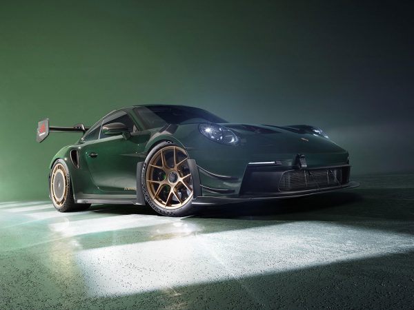 (c) Dr. Ing. h.c. F. Porsche AG