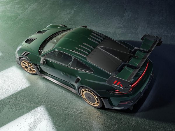 (c) Dr. Ing. h.c. F. Porsche AG