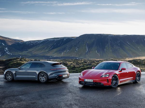 (c) Dr. Ing. h.c. F. Porsche AG