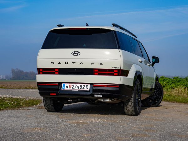 Hyundai Santa Fe Hybrid (c) Stefan Gruber