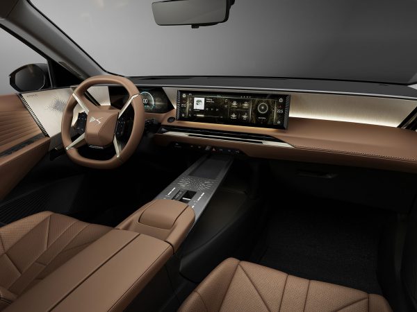 (c) DS Automobilies