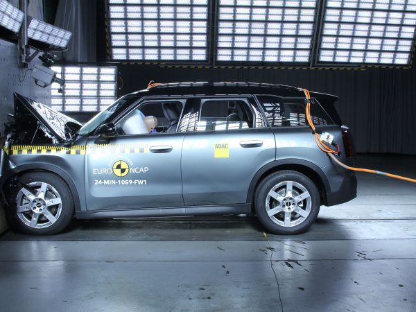 (c) ÖAMTC/Euro NCAP