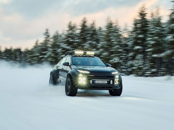 (c) Audi AG