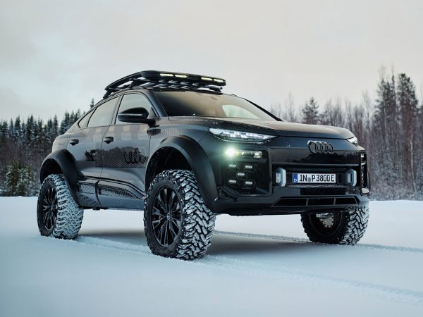 (c) Audi AG