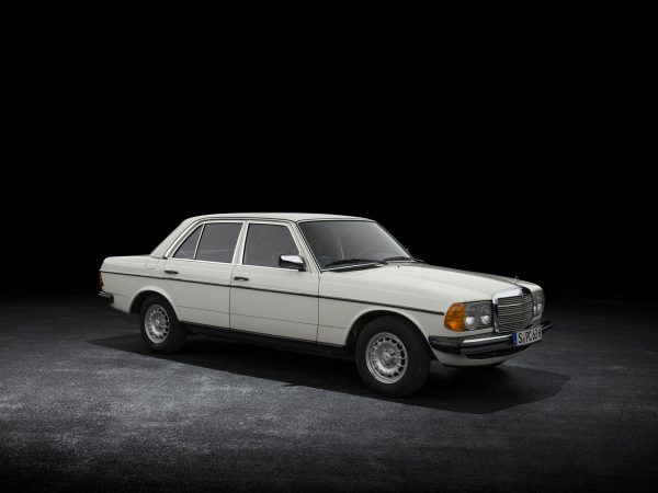 (c) Mercedes-Benz Group