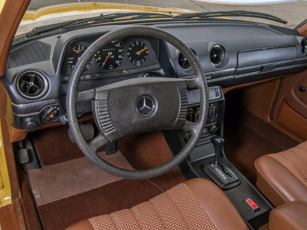 (c) Mercedes-Benz Group