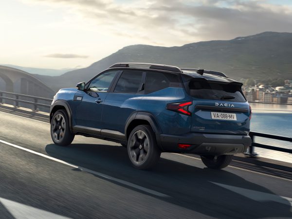 (c) Renault Communications