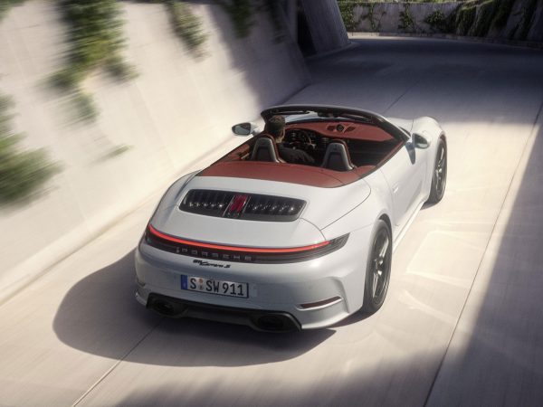 (c) Dr. Ing. h.c. F. Porsche AG