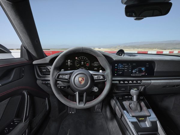 (c) Dr. Ing. h.c. F. Porsche AG