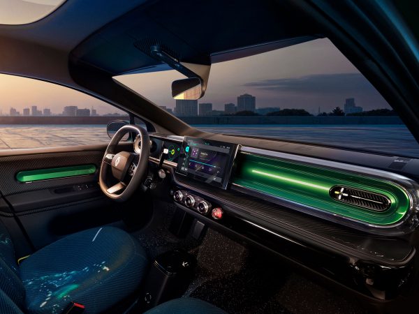 (c) Renault Communications