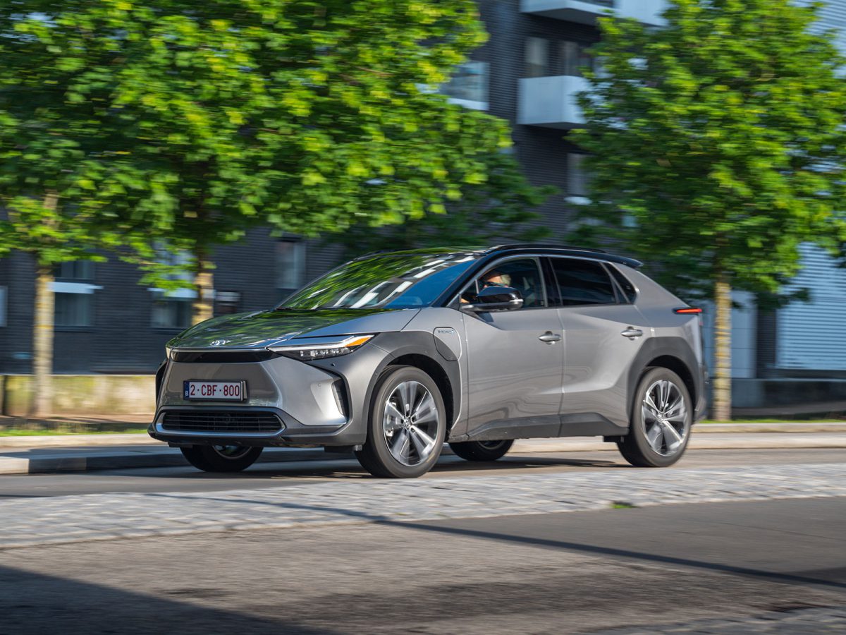 (c) Toyota