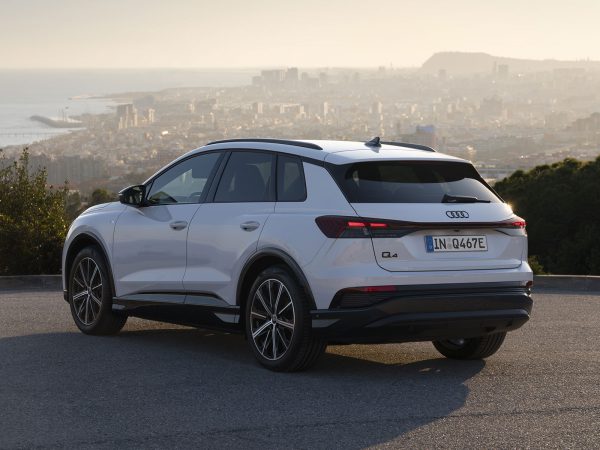 (c) Audi AG