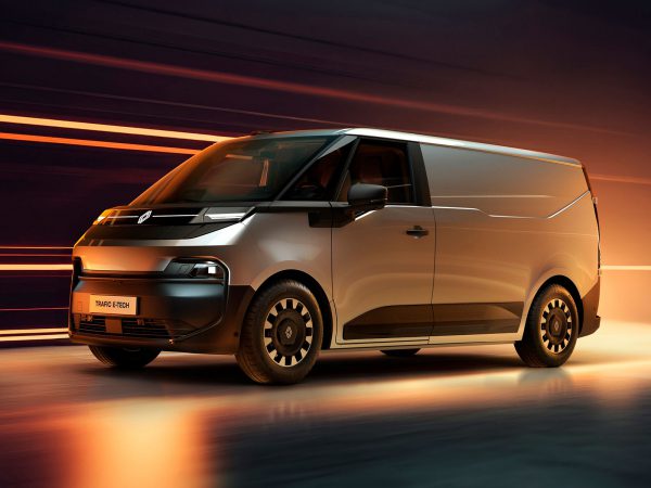 (c) Renault Communications