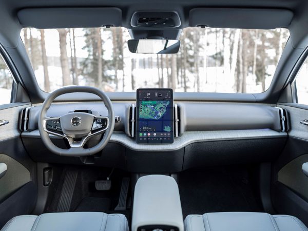(c) Volvo Cars
