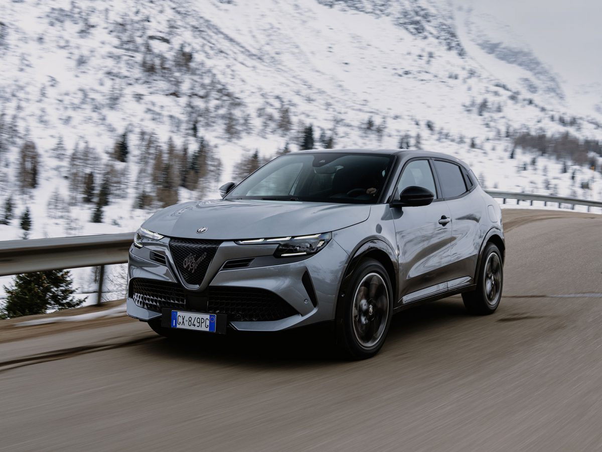 (c) Alfa Romeo
