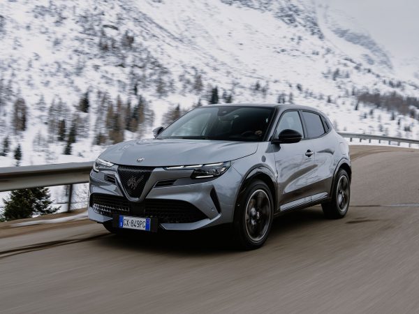 (c) Alfa Romeo
