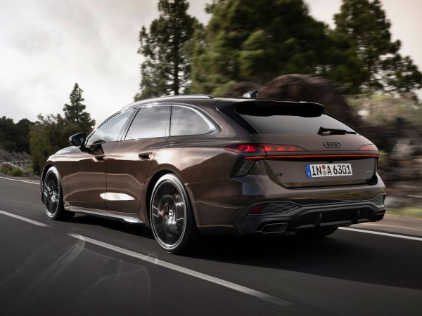 (c) Audi AG