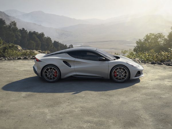 (c) Lotus Cars