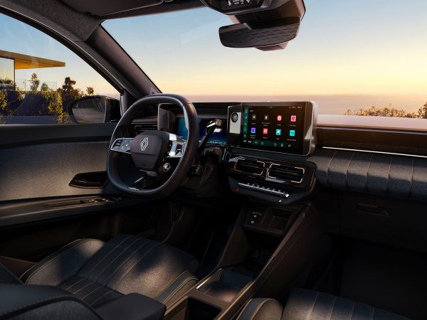 (c) Renault Communications