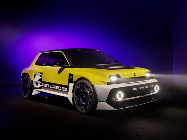 (c) Renault Communications