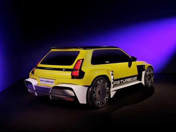 (c) Renault Communications