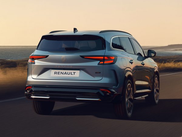 (c) Renault Communications