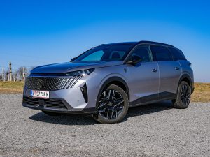 Peugeot 5008 GT Hybrid 136 e-DCS6 (c) Stefan Gruber