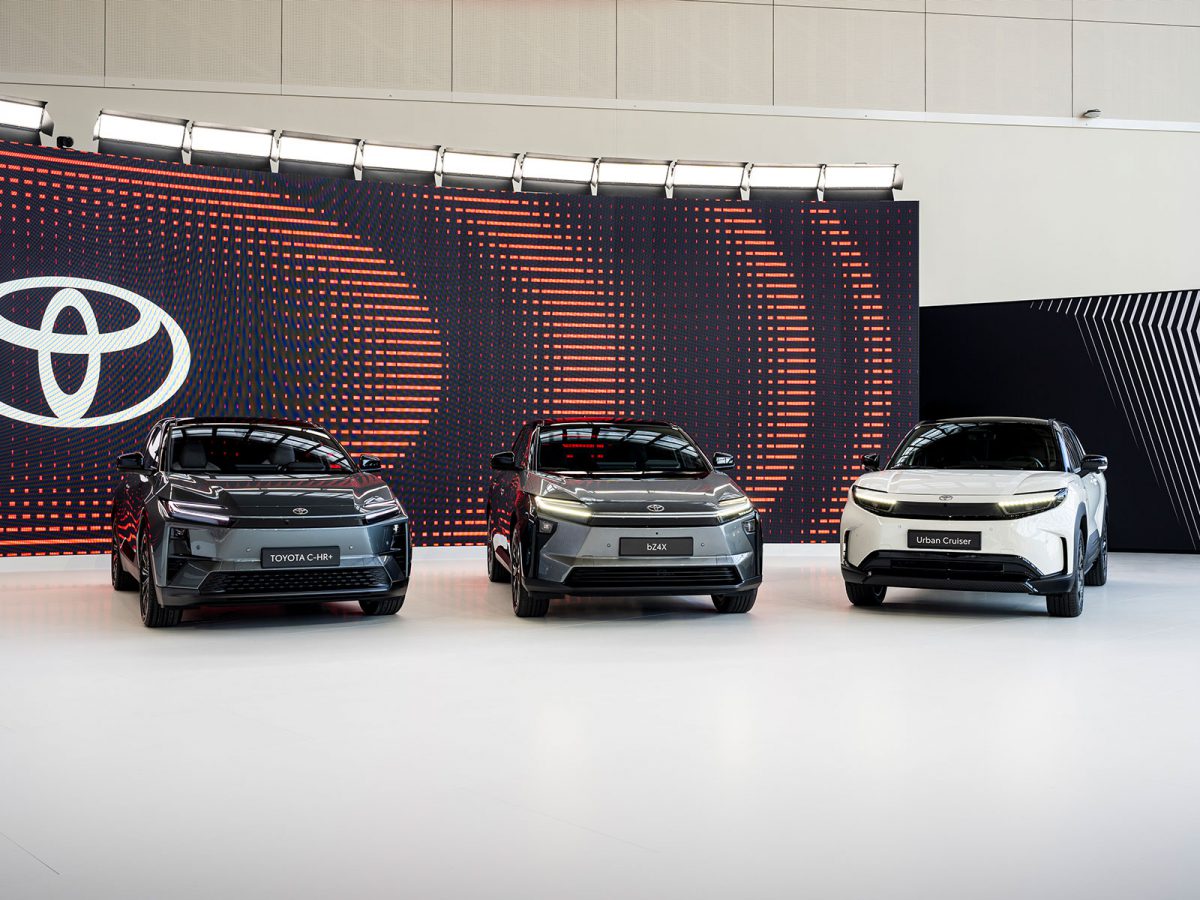 (c) Toyota