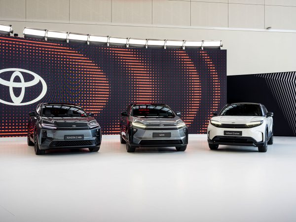 (c) Toyota