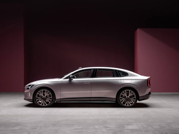 (c) Volvo Cars