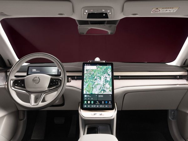 (c) Volvo Cars