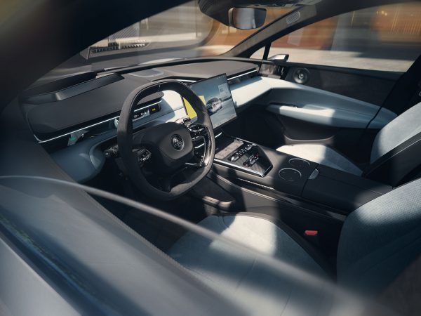 (c) Lotus Cars