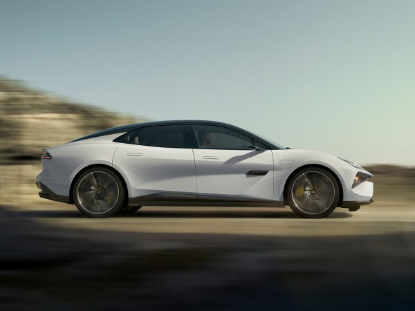 (c) Lotus Cars
