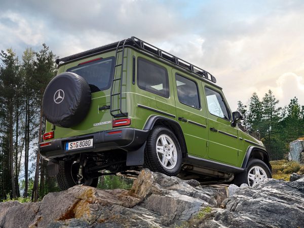 (c) Mercedes-Benz AG